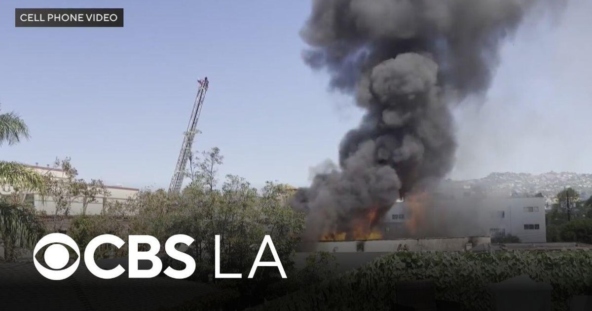 2 Beverly Hills firefighters hospitalized after apartment fire