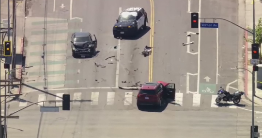 LAPD officers involved in South Los Angeles 3-vehicle crash; 4 injured