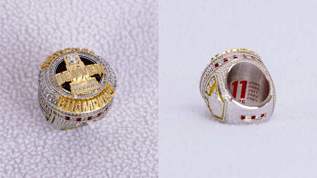 du-hockey-championship-ring.png