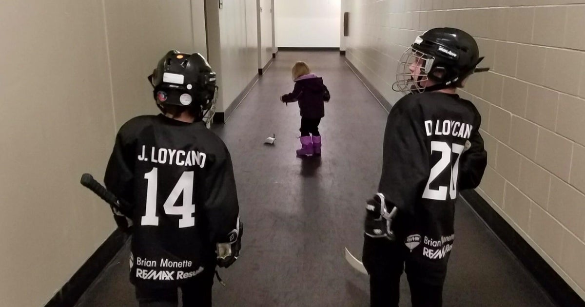 Minnesota mother of 11-year-old girl killed in crash finding support through hockey