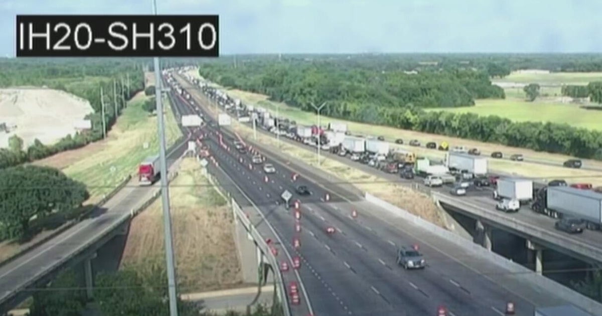 Westbound I-20 near downtown Dallas is down to one lane after crash ...