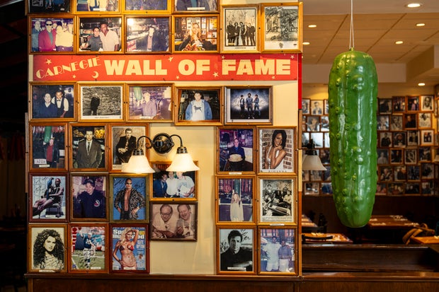 260902-carnegiedeli-2010.jpg 