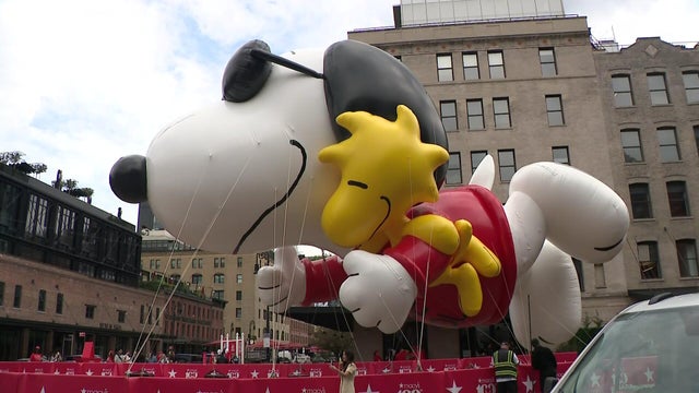 macys-new-snoopy-balloon-hi-res-still-1.jpg 