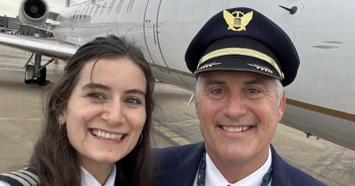 Father and daughter pilots happen to cross paths over air traffic control