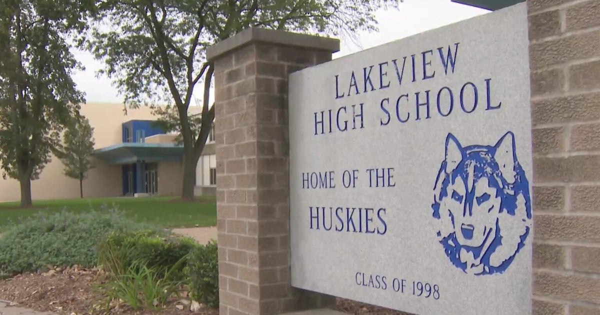 Parents push back against Lakeview High's controversial gym class policy