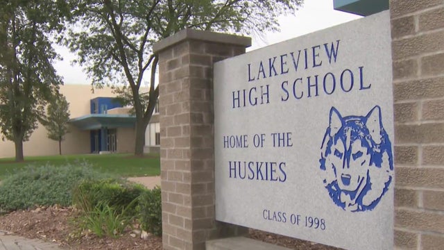 Parents push back against Lakeview High's controversial gym class policy 
