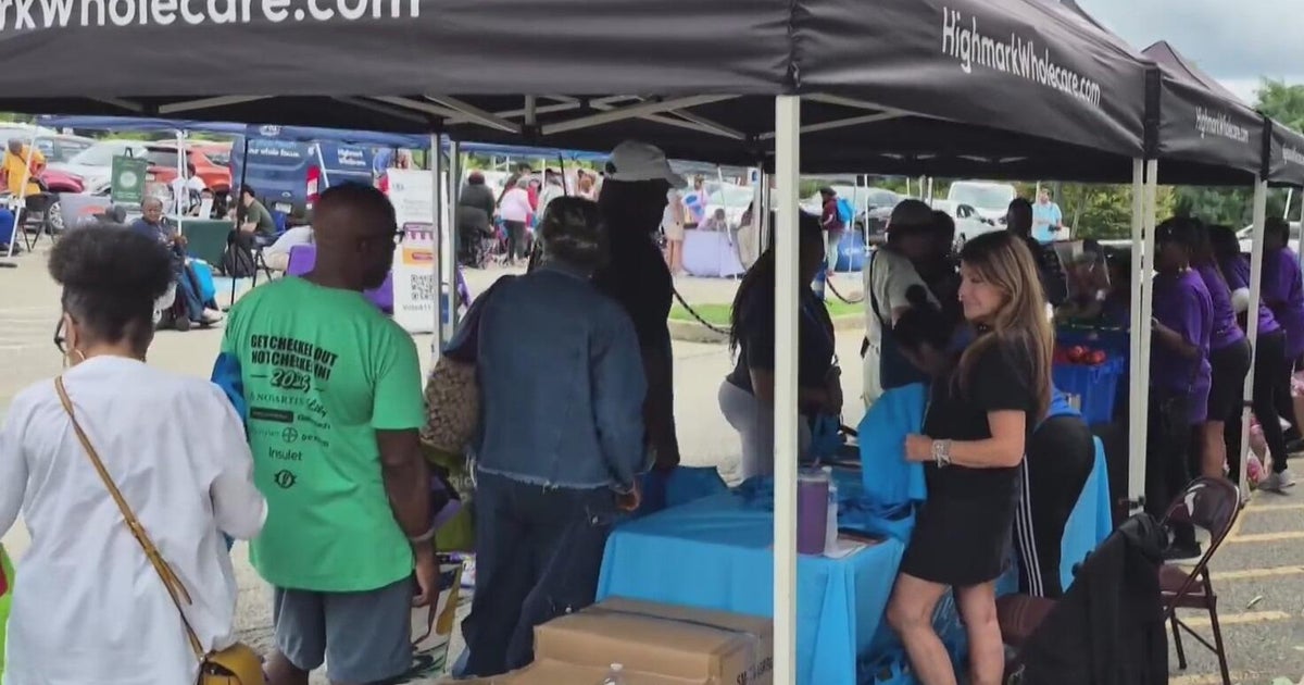 cbsnews.com - Barry  Pintar - Highmark Wholecare offers free, healthy food to all at farmers markets: 'We're really trying to help.'