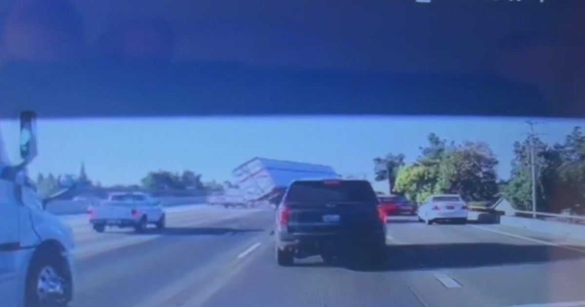 Northbound I-5 traffic slowed in Stockton after 6-vehicle crash, overturned big rig