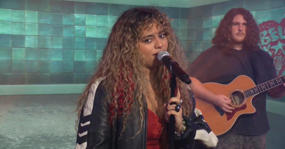 Saturday Sessions: Bella Kay performs "iloveitiloveitiloveit"