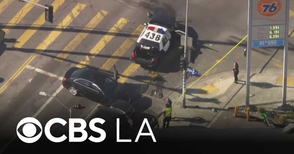 2 hospitalized after crash involving Los Angeles Police Department car in Exposition Park