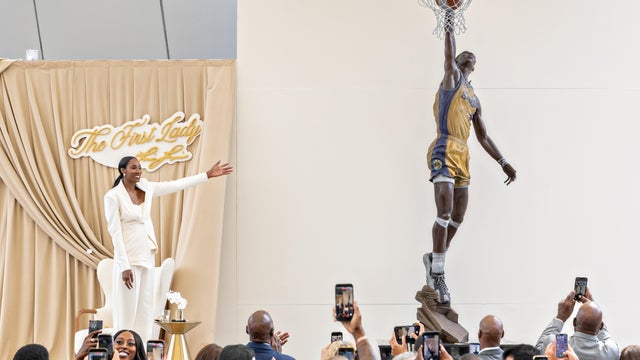 The Lisa Leslie statue unveiling celebration at Star Plaza outside Crypto.com Arena 