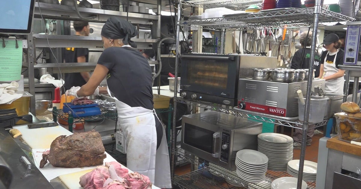 cbsnews.com - Madeleine  Wright - Rising gas prices put pressure on Philadelphia restaurant costs