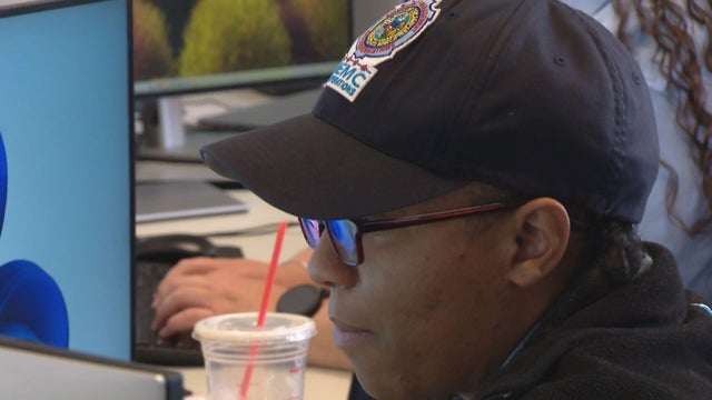 911-dispatcher.jpg 