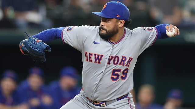 Sean Manaea #59 of the New York Mets throws a pitch during the first inning against the Texas Rangers at Globe Life Field on September 22, 2026 in Arlington, Texas. 