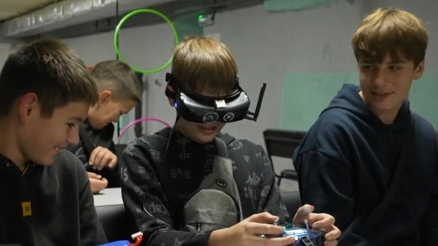 cbsn-fusion-ukraine-is-teaching-kids-how-to-fly-drones-thumbnail.jpg 
