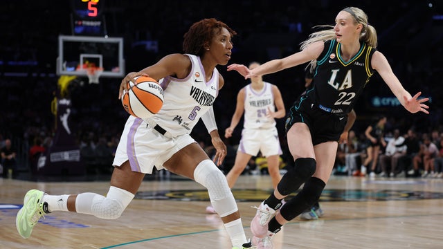 Golden State Valkyries v Los Angeles Sparks 