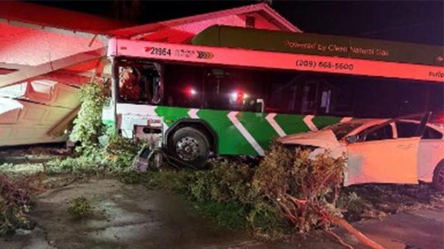 turlock-bus-crash.jpg 