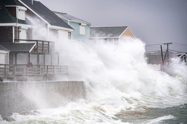 Nor'easter brings heavy flooding and major power outages to the East Coast 6 US-WEATHER-NOR'EASTER