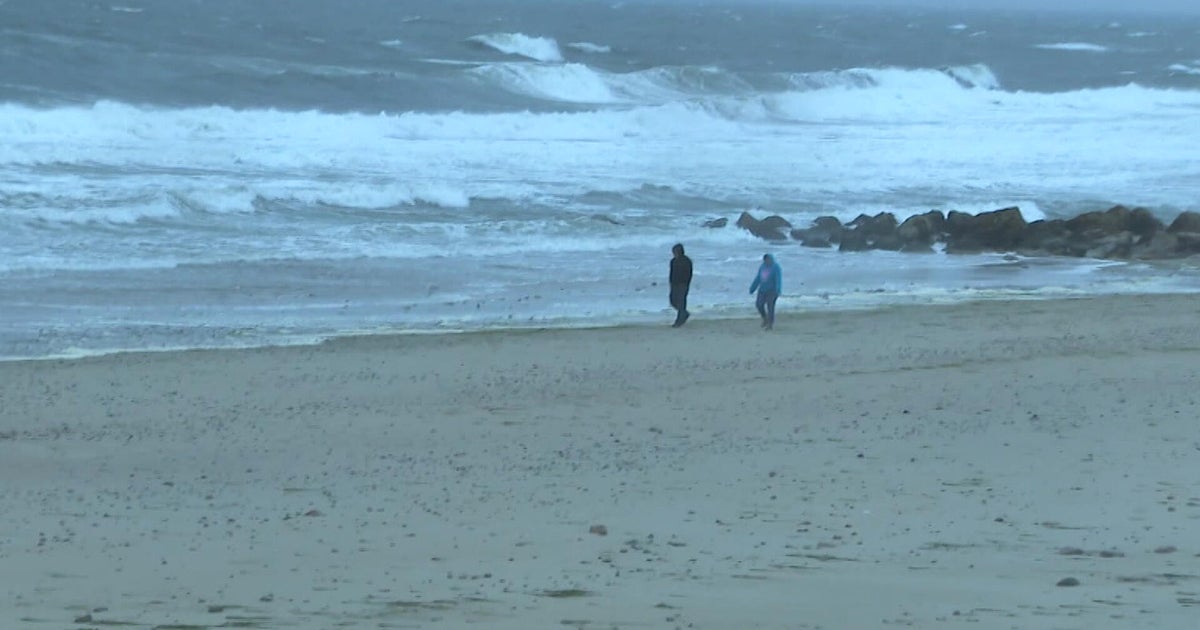 Cape Cod residents, tourists brave whipping winds as nor'easter arrives ...