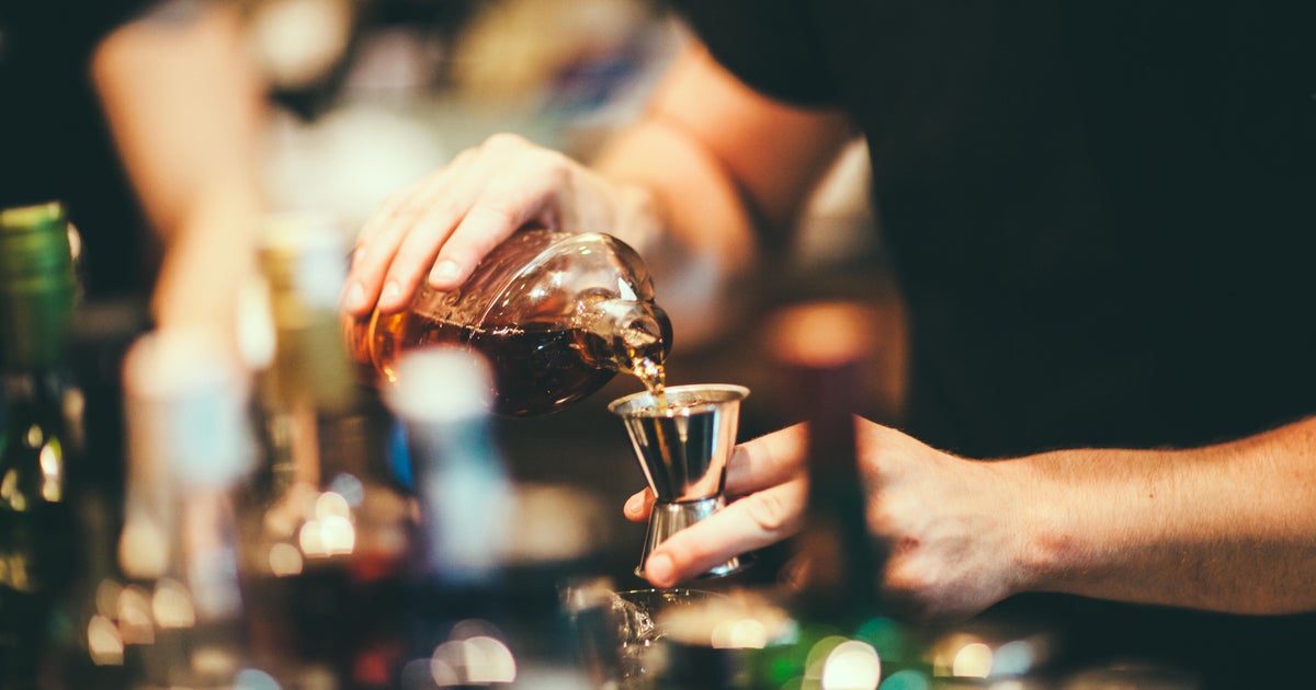 Michigan, Ohio couples claim mobile bartending company failed to provide services, refused refunds