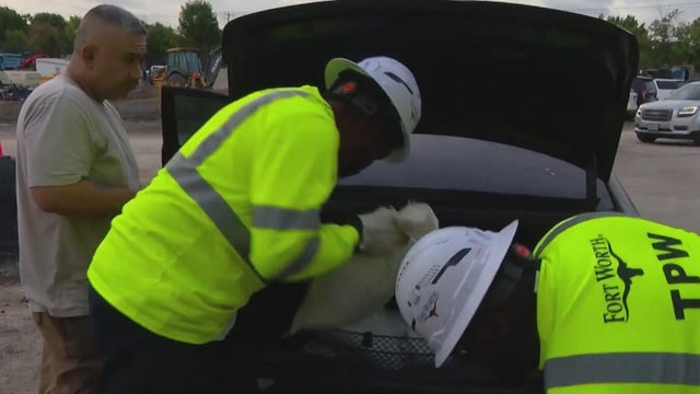 Fort Worth residents get sandbags ahead of storms, potential flooding