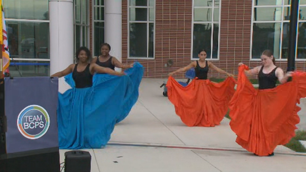 pic-2-dancers.png