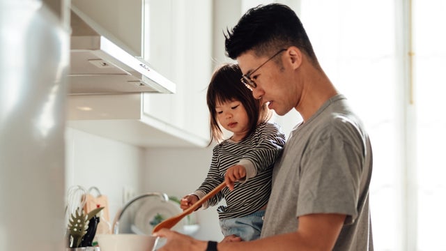 Tips for men on taking on mental load at home