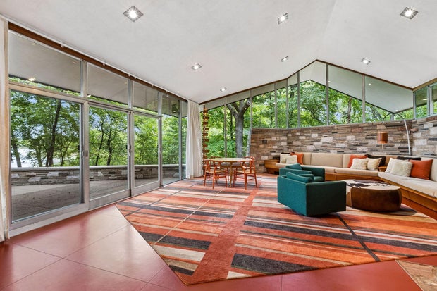 frank-lloyd-wright-home-2.jpg