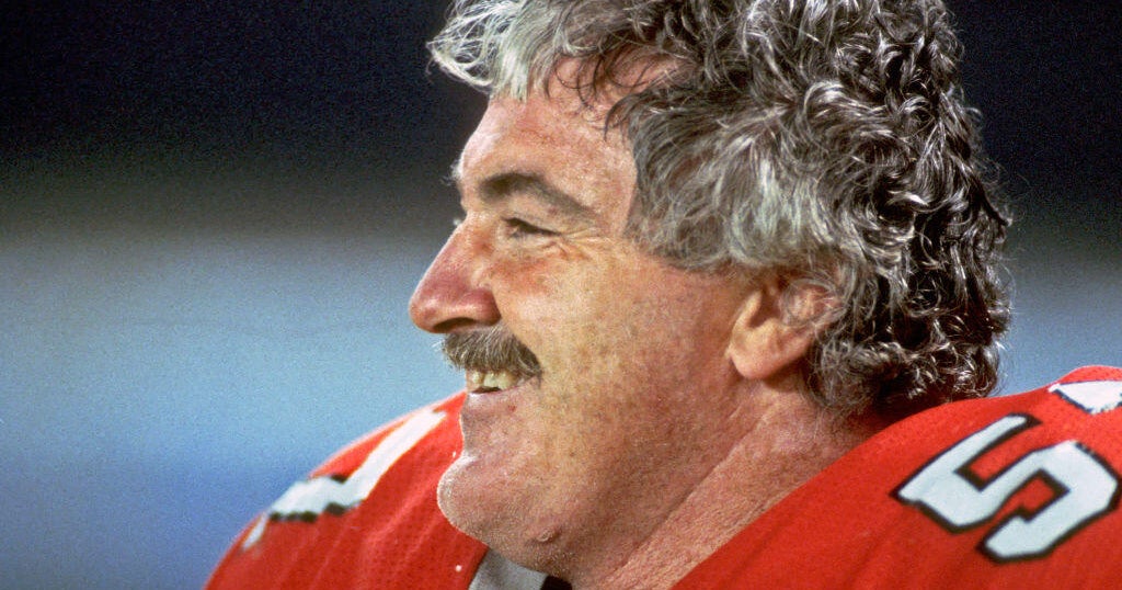 Falcons legend Jeff Van Note dies at 80 - CBS Atlanta