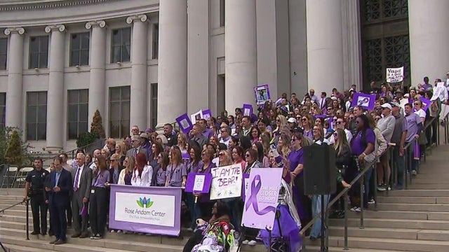 The One Mile Closer To Hope Walk raises awareness about domestic violence