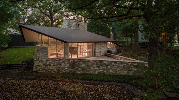 frank-lloyd-wright-home.jpg