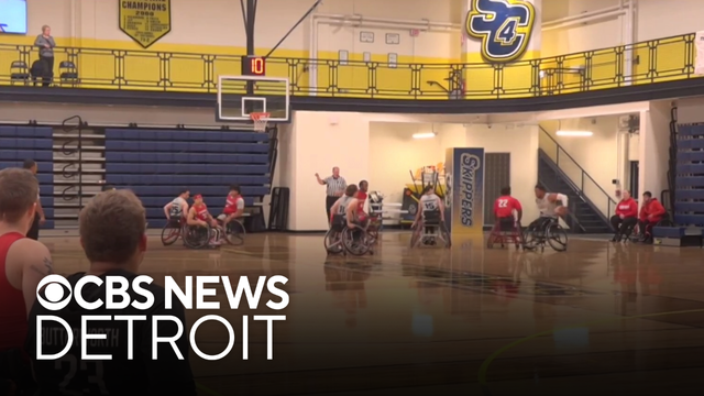 Wheelchair basketball teams from across North America play in Michigan tournament