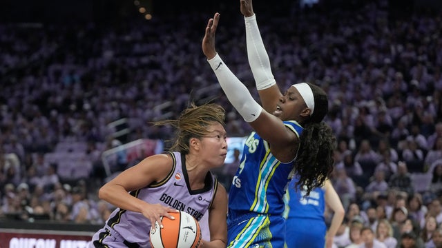 Kaitlyn Chen,Arike Ogunbowale 