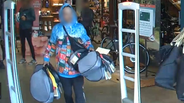 sf-rei-retail-thefts-100626.jpg 