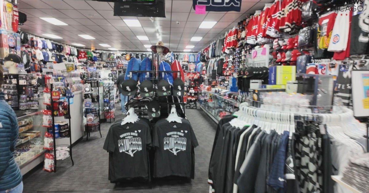 Grandstand: Bridgeport's family-owned home for White Sox fans - CBS Chicago