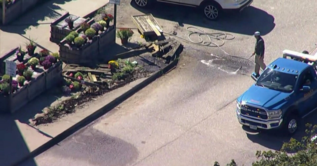 New Hampshire apple orchard crash leaves 2 with serious injuries