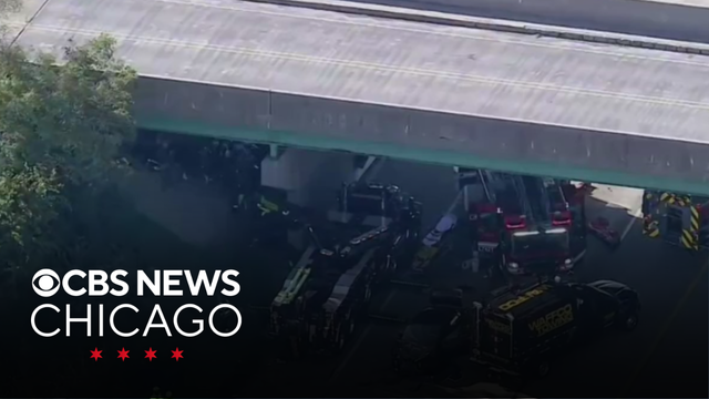 Crash shuts down northbound I-65 in Merrillville, Indiana