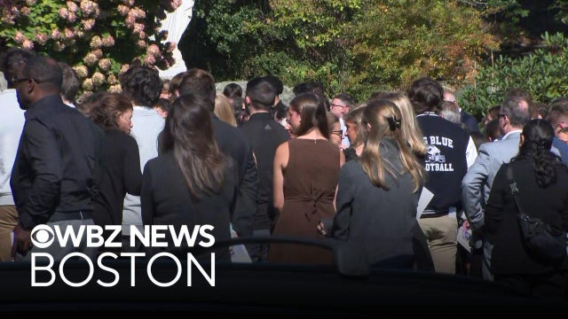 Hundreds attend funeral to remember Marblehead football captain