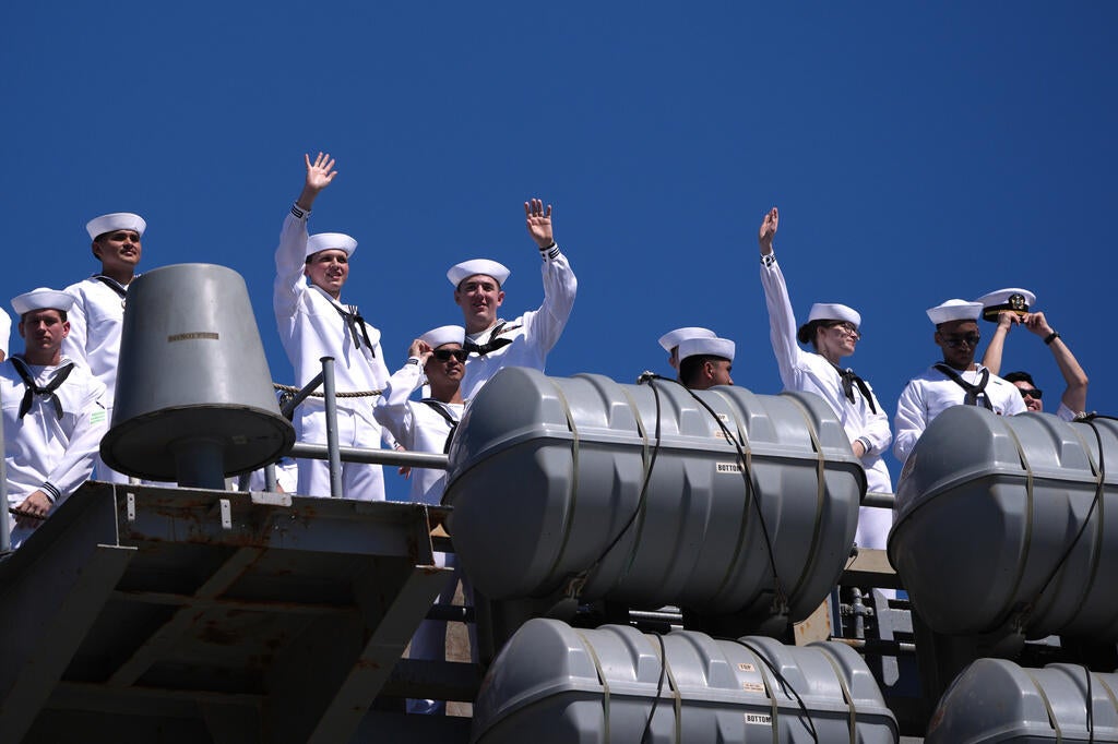 USS Lincoln Returns Home 