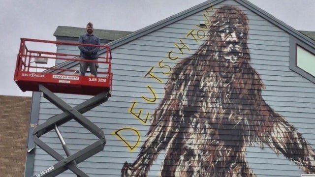 Pittsburgh street artists talks about his murals