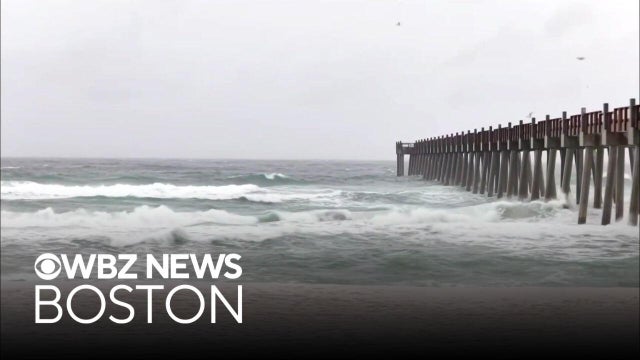 Hurricane Isaias threatens Gulf Coast with 9-foot storm surge