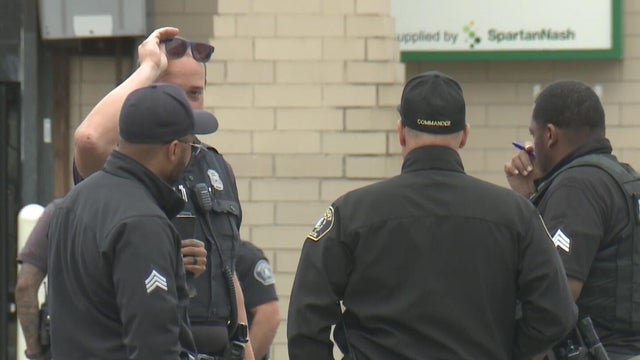One dead, another injured in shooting at Detroit grocery store