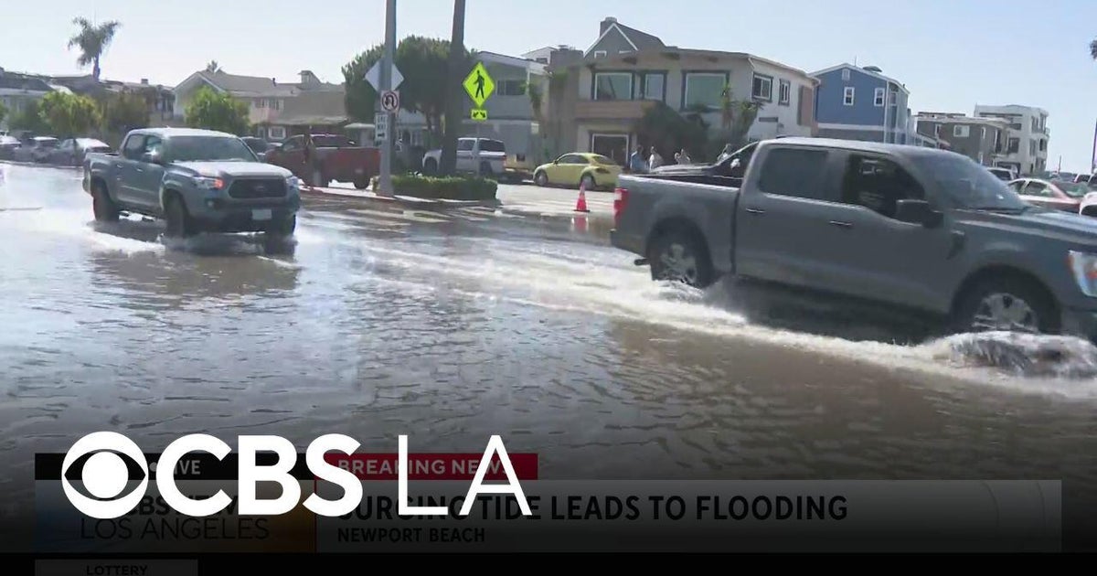 Newport Beach experiences ocean tidal flooding at the Balboa Peninsula ...
