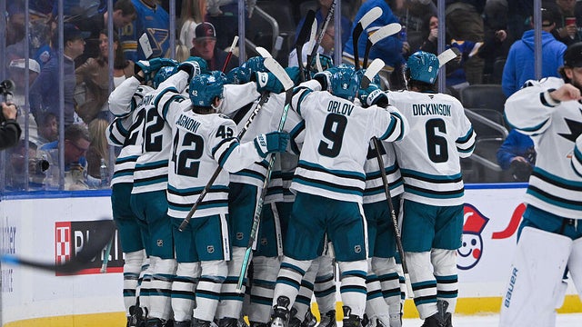 sharks-blues-2298674944.jpg 