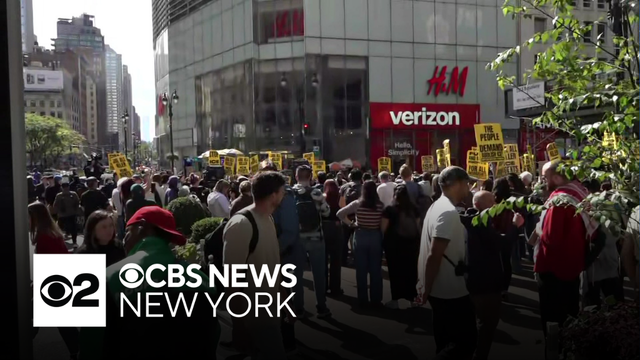 Hundreds gather in Herald Square as anti-ICE protests continue in NYC