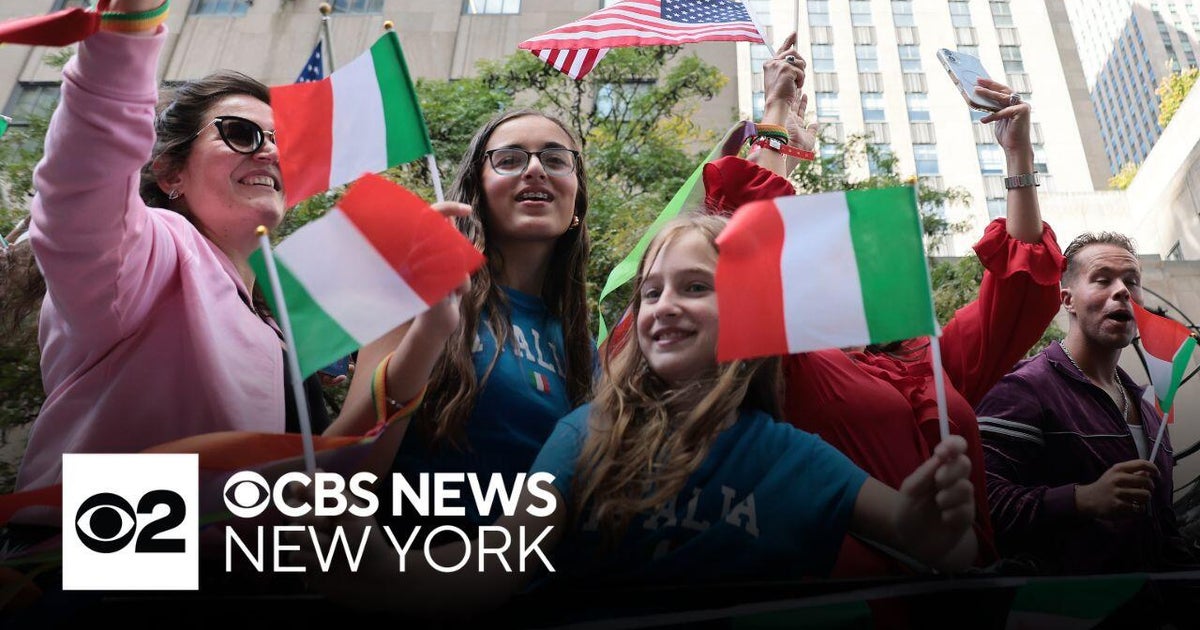 Italian pride on display at NYC's annual Columbus Day Parade - CBS New York