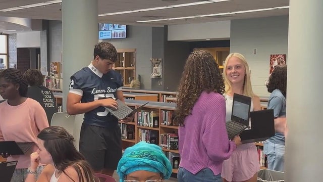 Marietta superintendent uses bonus to help pay college application fees