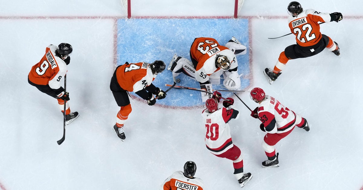 Carolina Hurricanes send Philadelphia Flyers to franchise-record 7th straight loss to open season