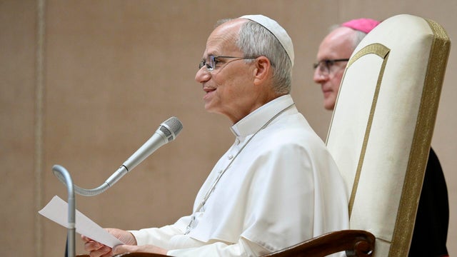 Pope Leo announces plans for lung surgery