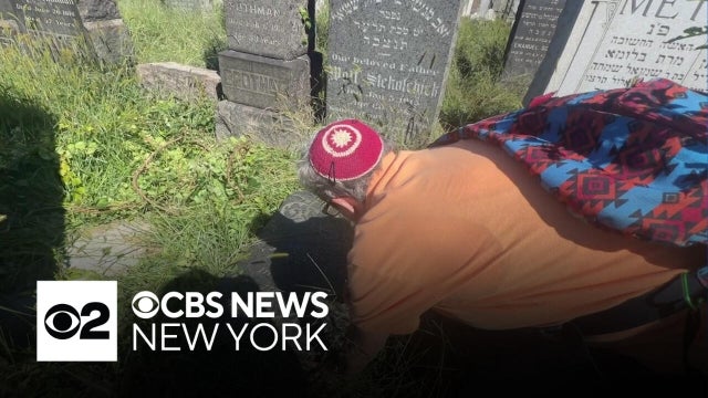 Online database helps New Yorker find previously unknown relative's grave